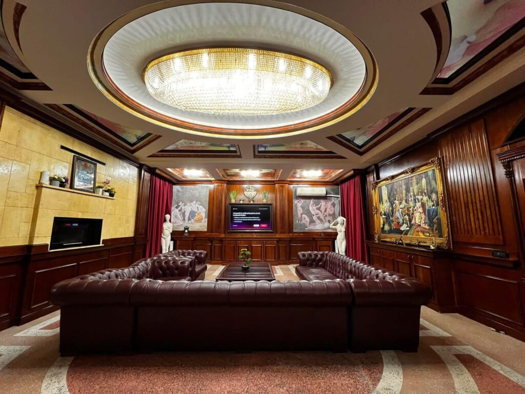 PHOTO-2025-10-12-23-34-57